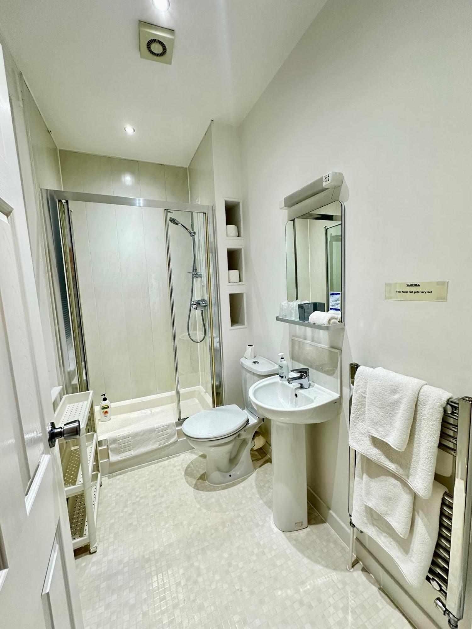 The Elbow Room เคิร์กคาลดี ภายนอก รูปภาพ
