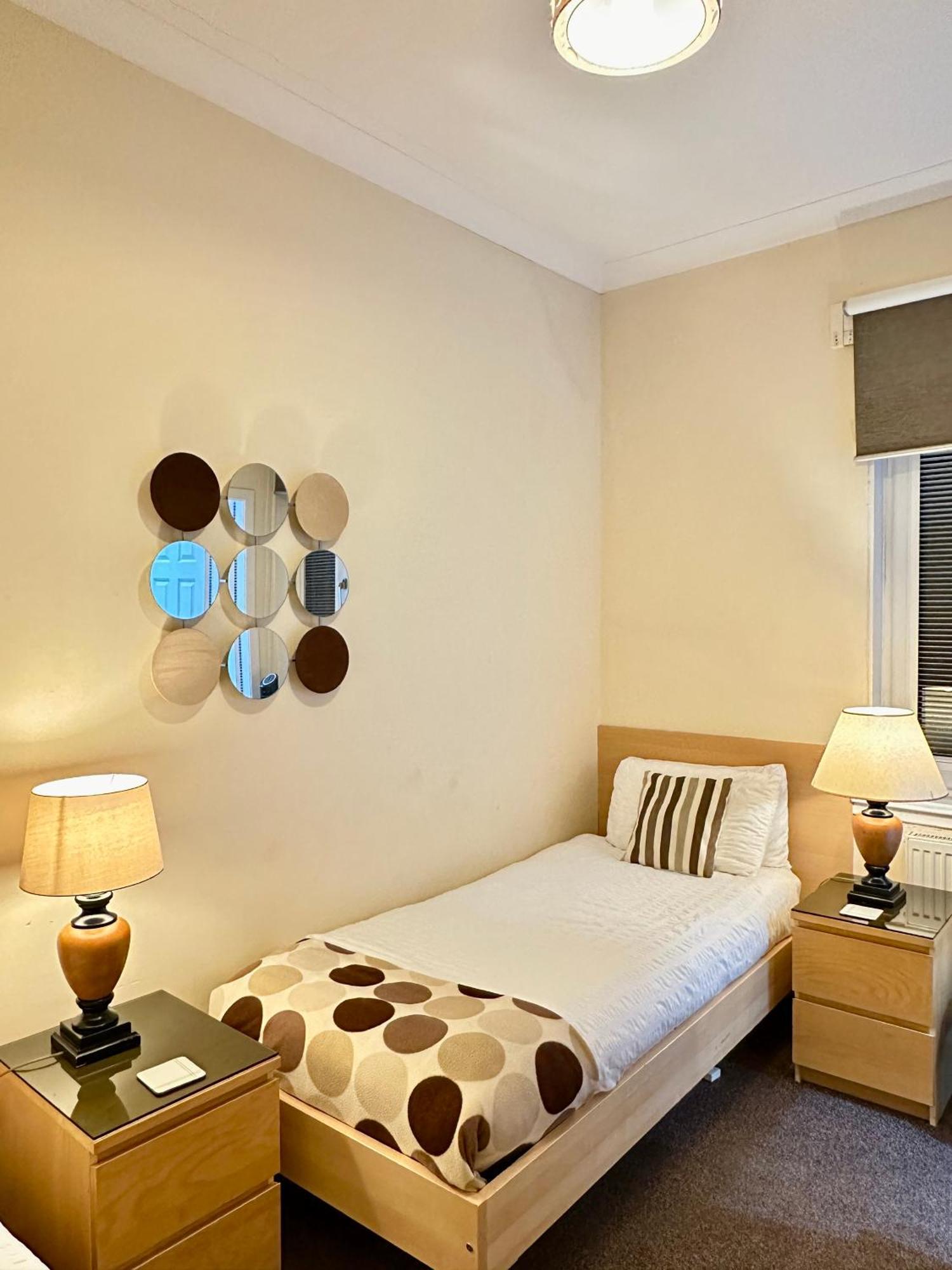 The Elbow Room เคิร์กคาลดี ภายนอก รูปภาพ